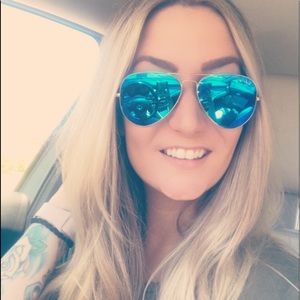 Meet your Posher, Catie